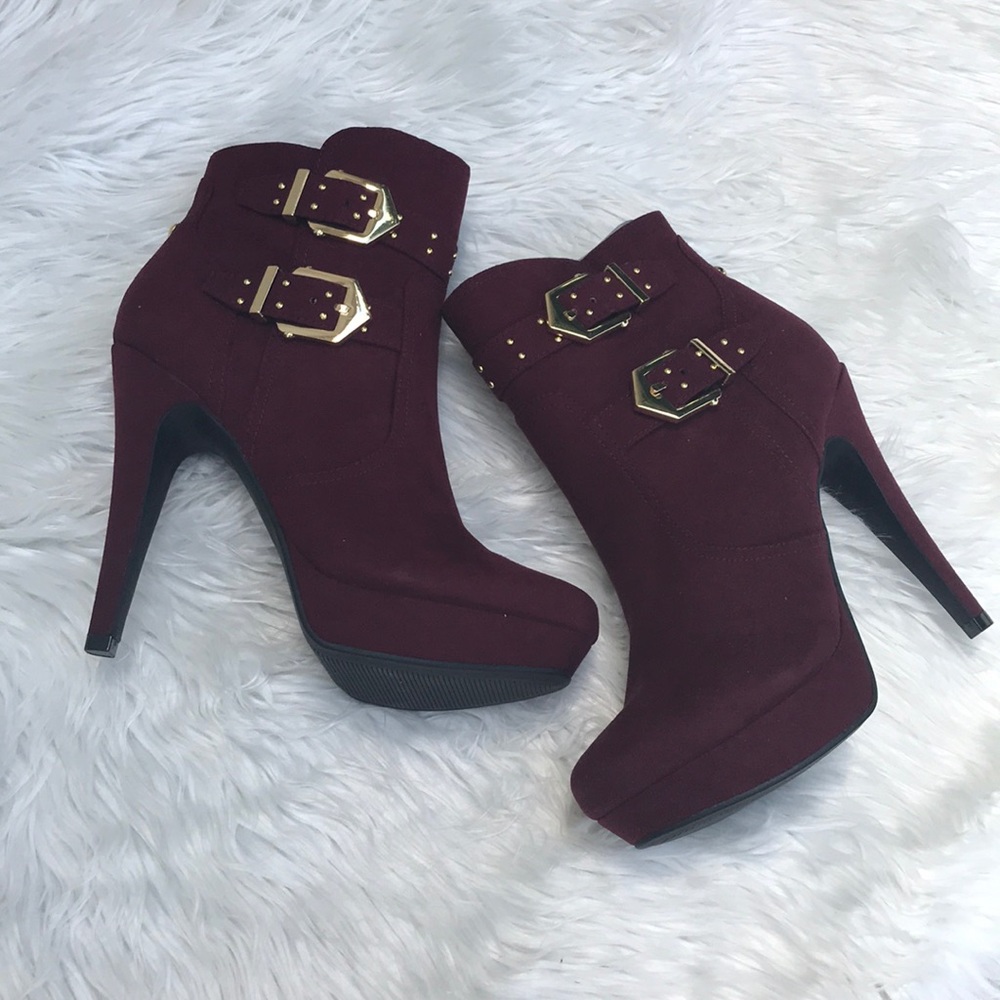 Guess woman boots size 7